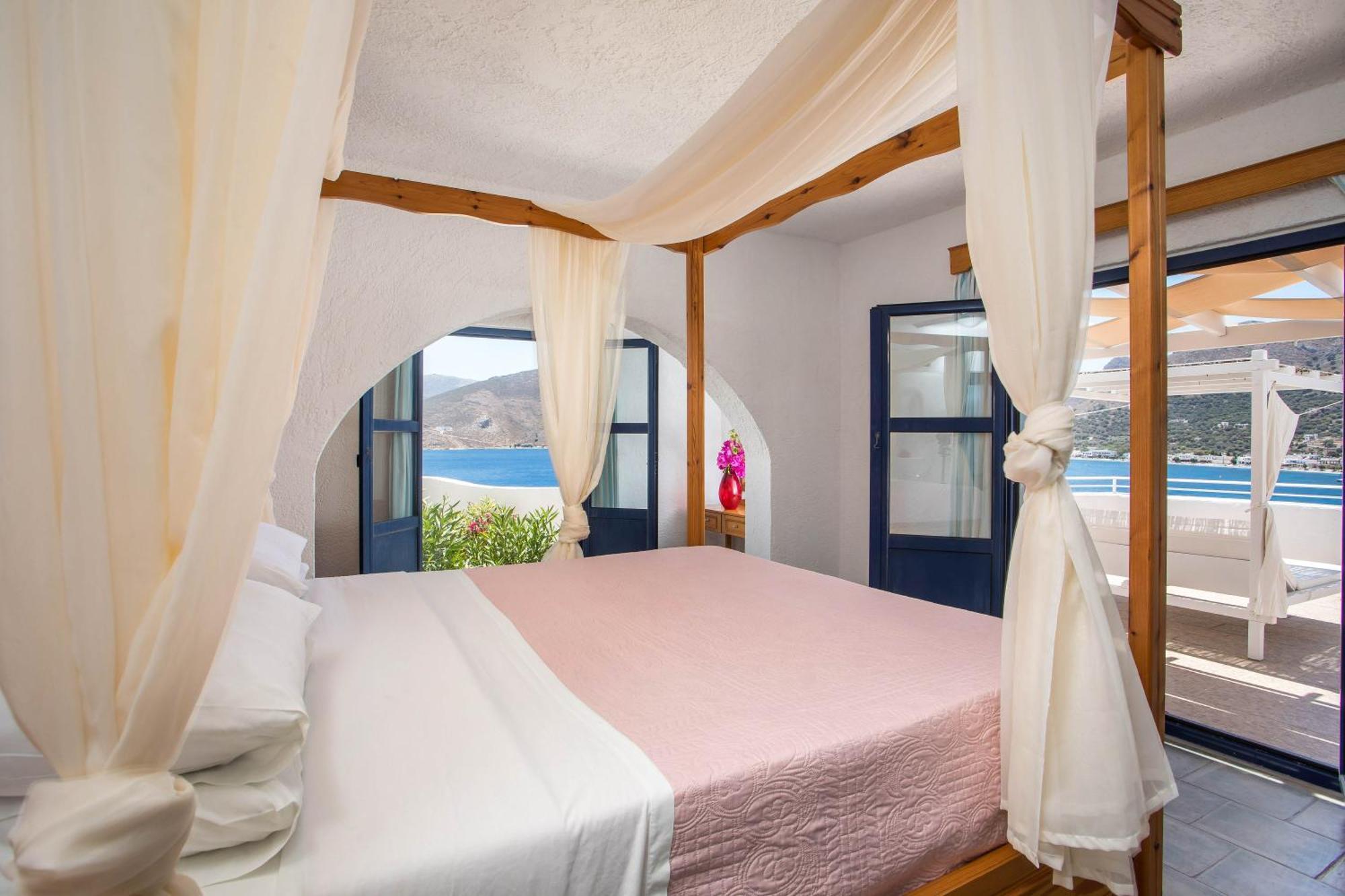 Ilidi Rock Aparthotel Livadia  Ngoại thất bức ảnh