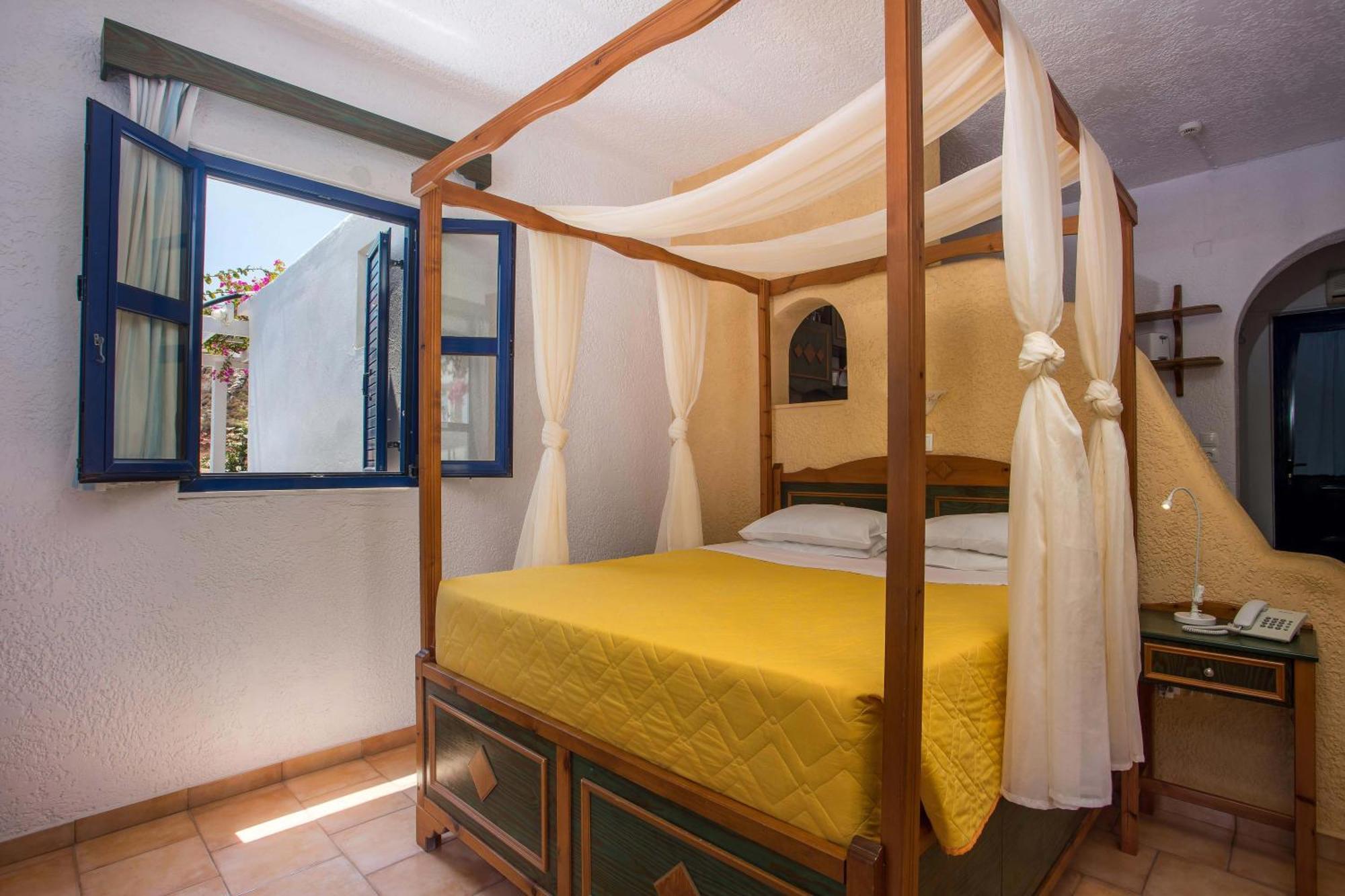 Ilidi Rock Aparthotel Livadia  Ngoại thất bức ảnh