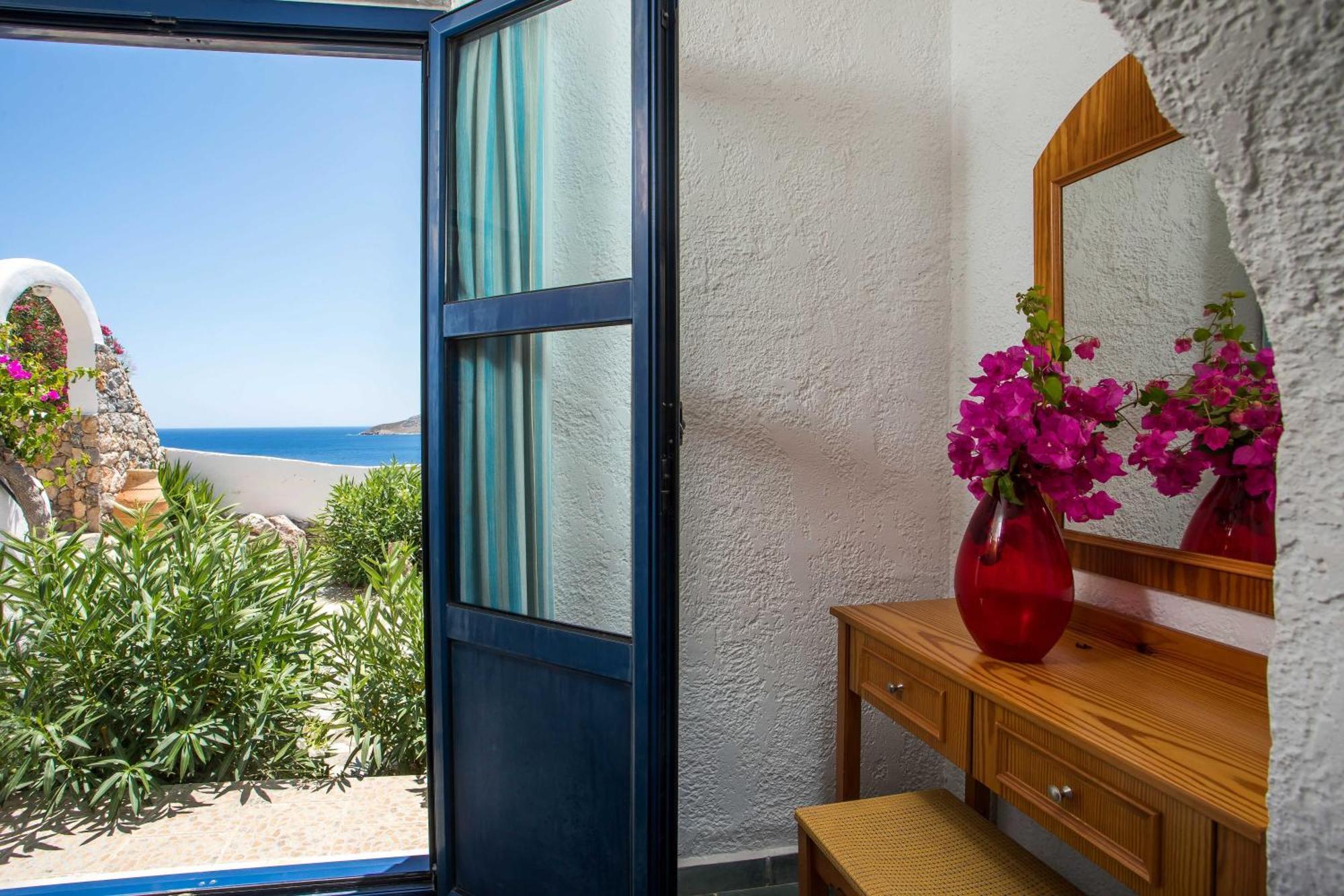 Ilidi Rock Aparthotel Livadia  Ngoại thất bức ảnh