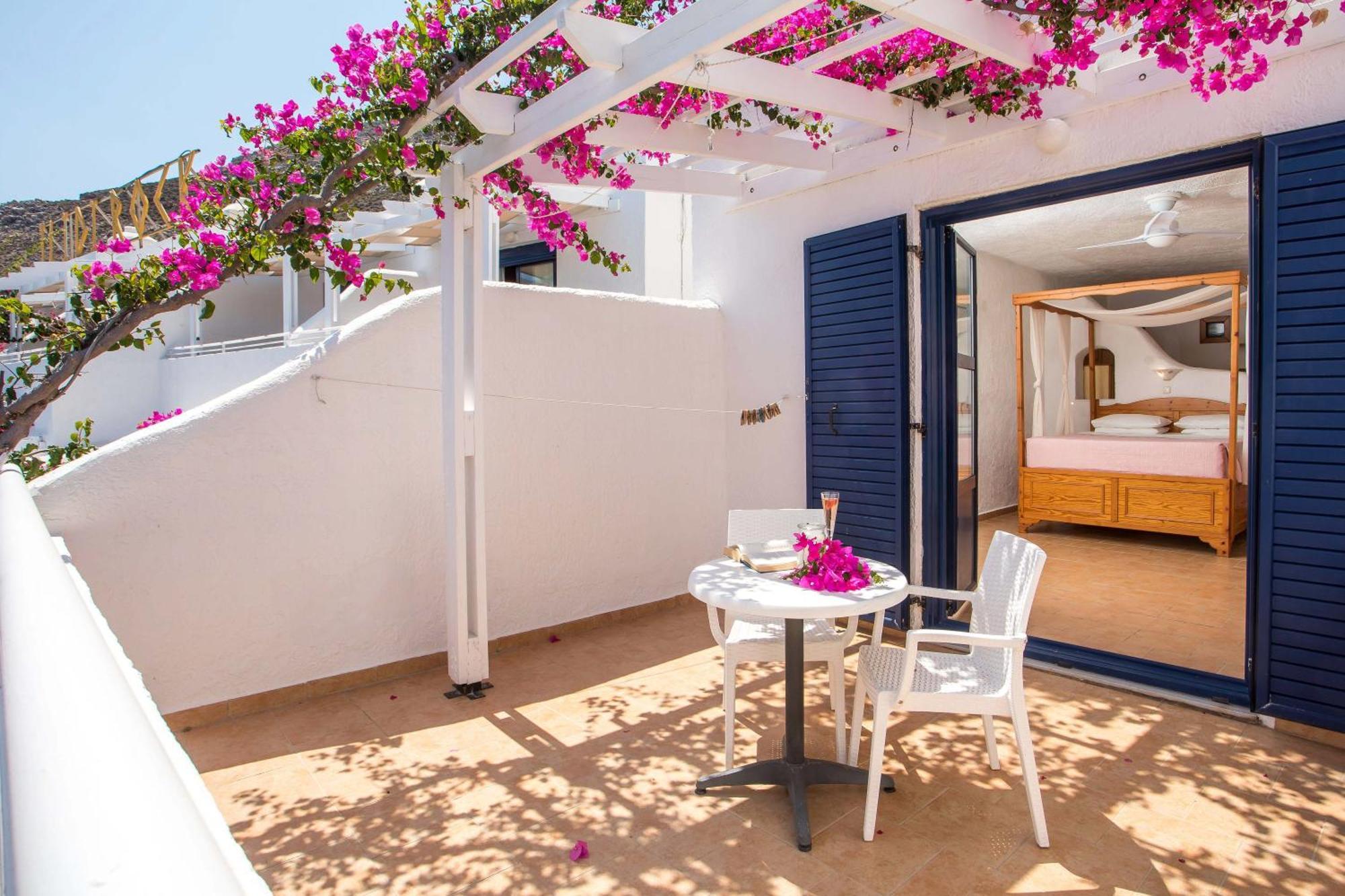 Ilidi Rock Aparthotel Livadia  Ngoại thất bức ảnh